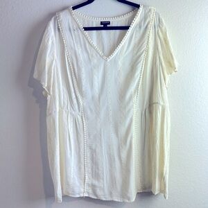 Torrid Sz 3 Super Soft Lace blouse shirt V-neck Short Sleeve Embroidered cream